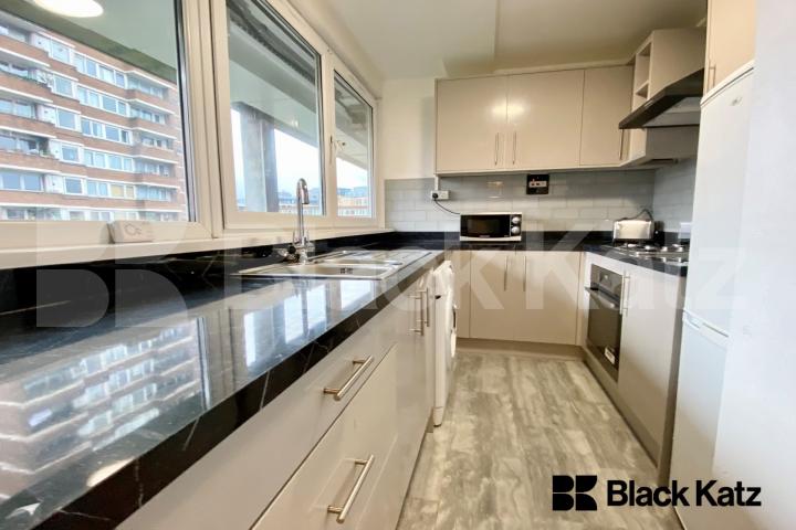 Three Bedroomed Apartment in the Heart of London Bridge Mulvaney Way, London Bridge 